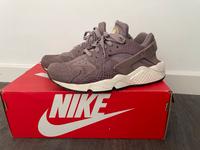 NIKE Air Huarache Run Print, purple, violett, flieder, Gr. 38 / 7 Köln - Merkenich Vorschau