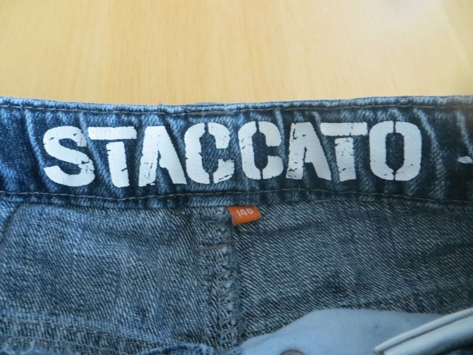 Coole Jeans Staccato Gr. 140 Gummizug Taschen vorne & hinten Jung in  Baden-Württemberg - Benningen | eBay Kleinanzeigen ist jetzt Kleinanzeigen