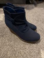 Keilabsatz Stiefeletten, gefüttert, Gr. 39 Sachsen - Rodewisch Vorschau