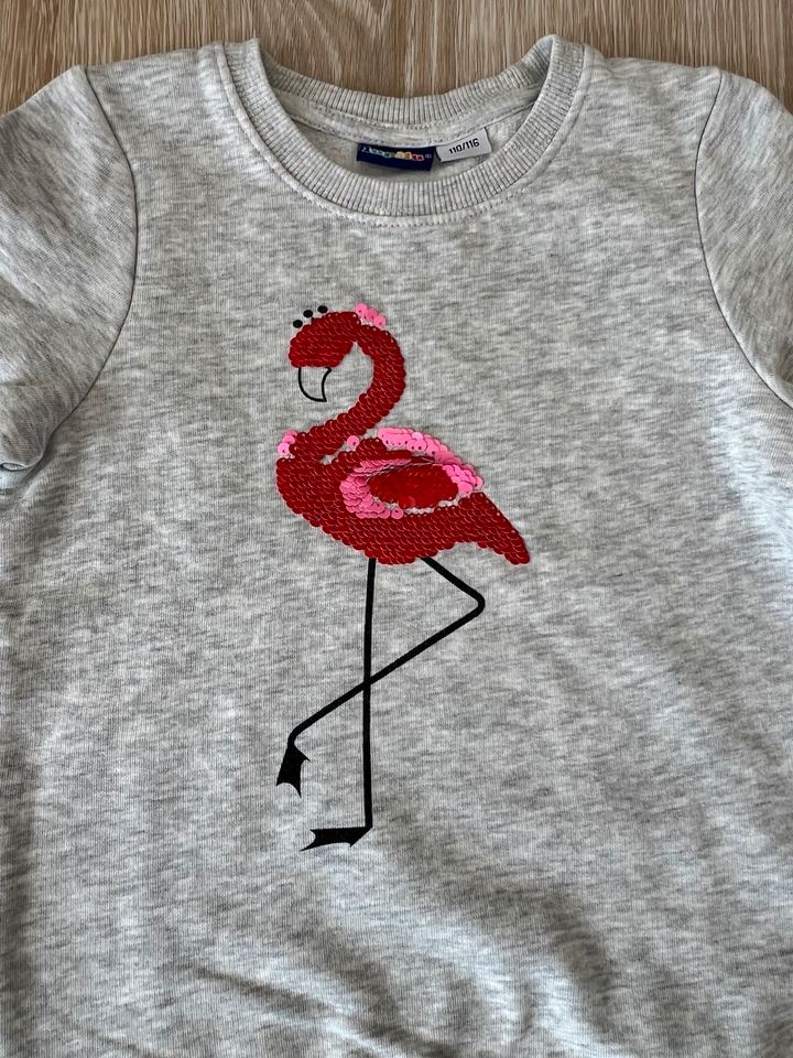 Pullover grau Flamingo (Größe 110/116) in Grimma