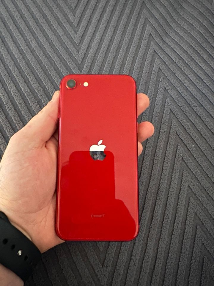 iPhone SE (3.Generation) Product RED 128gb *Neuwertig*. in Hannover