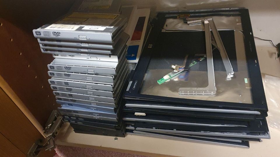 viele Notebooks und Teile HP DV1000, HP DV4000, HP DV5000 in Wanfried