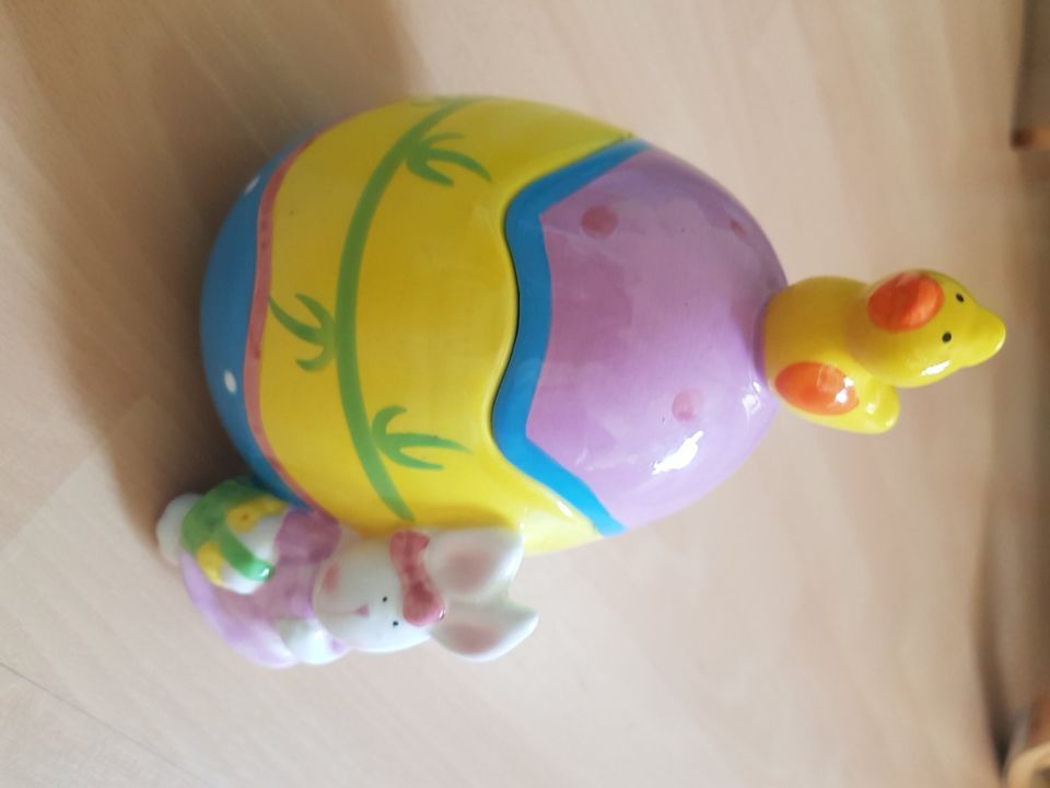 Osterei Ostern Deko Keramikdose Hase in Bremen