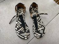 Toms Sandalen Zehentrenner Strandschuhe Gr.37 Schwarz Urlaub Nordrhein-Westfalen - Rheine Vorschau
