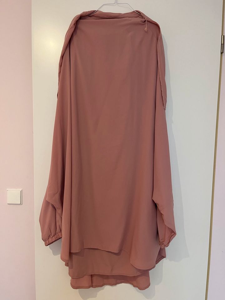 Jilbab Kleid Zweiteilig mit Rock Neu Abaya Khimar in Hamburg