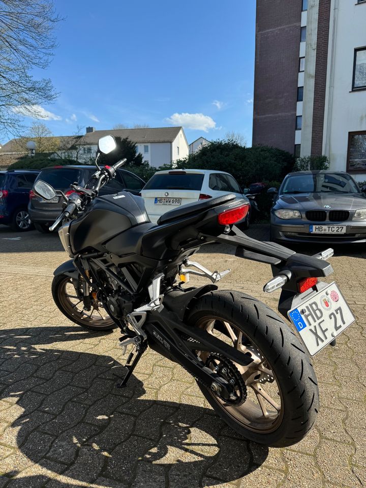 Honda CBR 125 Motorrad 1. Hand in Bremen