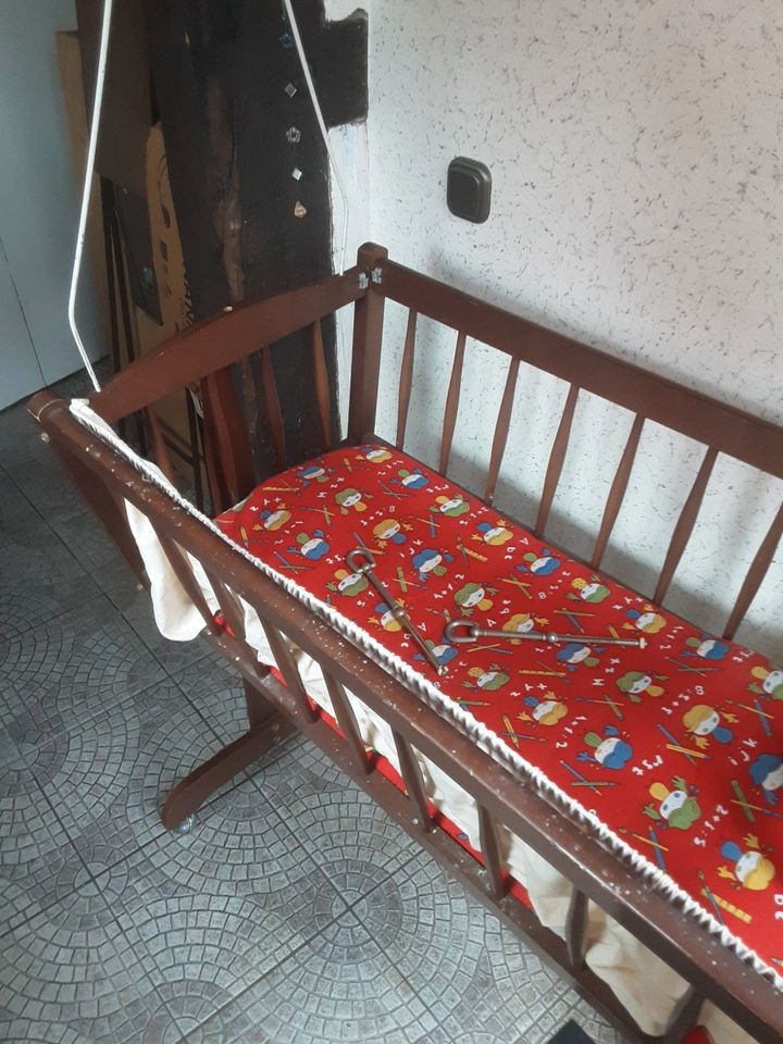 Vintage Babywiege /Stubenwagen /fahrbares Bett in Lamspringe