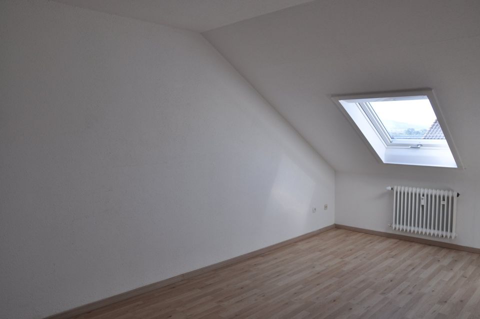 sonnige Dachgeschosswohnung, 3 Zimmer, 85qm, Ortsteil Reundorf in Lichtenfels