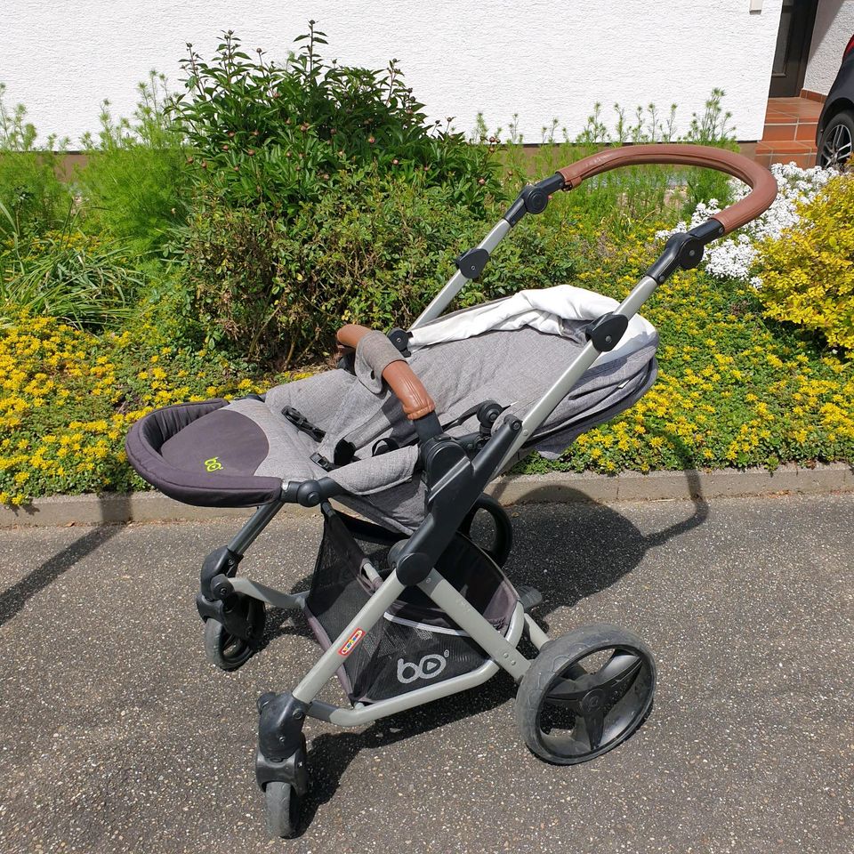 Kinderwagen mit MaxiCosi und Babywanne in Bietigheim