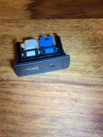 Adapterstecker USB AV A4478200087 Mercedes Sprinter 906 Hessen - Driedorf Vorschau