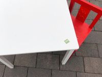 Kindertisch mit rotem Stuhl Sachsen - Bennewitz (bei Wurzen) Vorschau