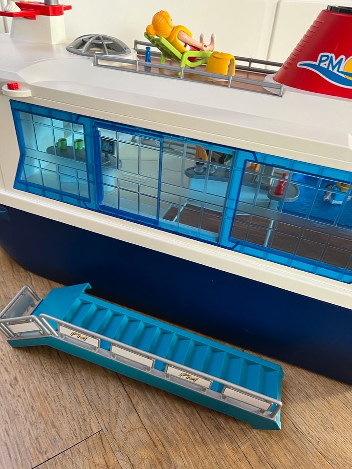 Kreuzfahrtschiff-Playmobil in Gnoien