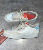 REEBOK Turnschuhe Schuhe COURT PEAK Gr. 39 weiß Vintage Sneaker Nordrhein-Westfalen - Wülfrath Vorschau