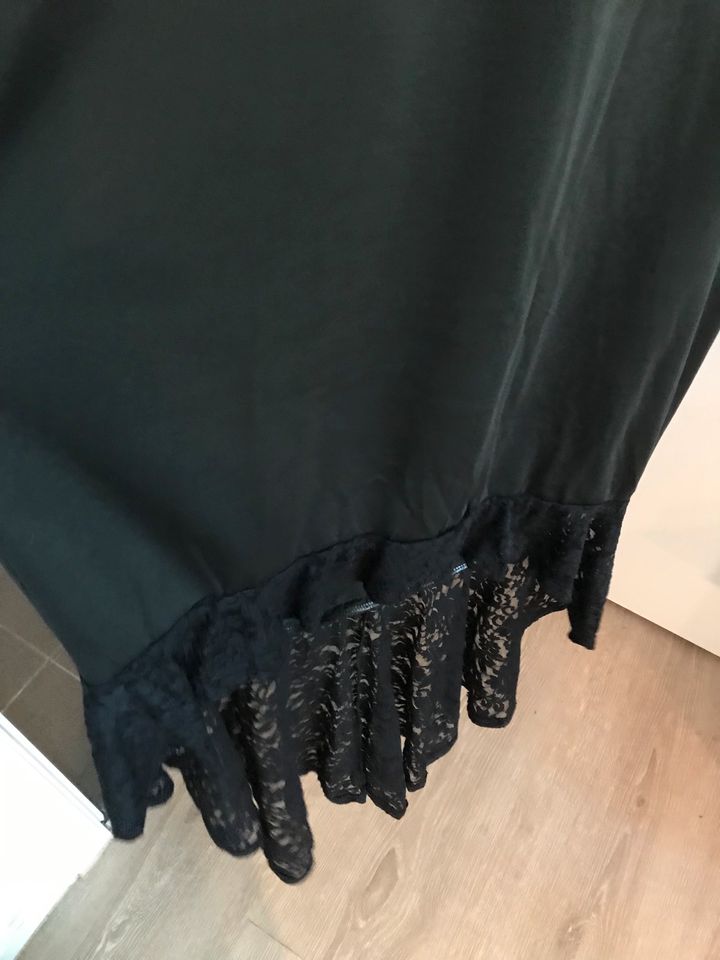 Wunderschönes neues Gothic Spitzenkleid Größe 50 schwarz Damen in Stuttgart