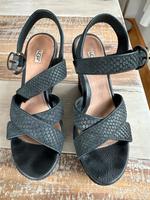 UGG Schuhe mit Keilabsatz Gr 37 West - Sossenheim Vorschau