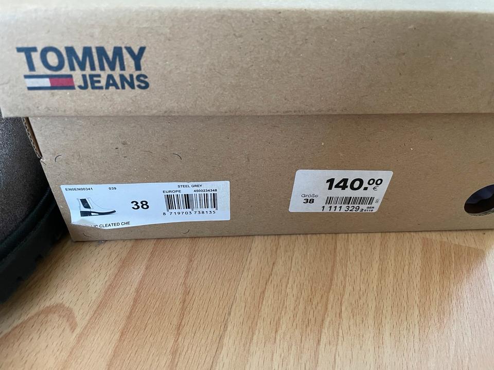 Boots Tommy Jeans metallic cleated, Stiefeletten, gr. 38, grau in Essen
