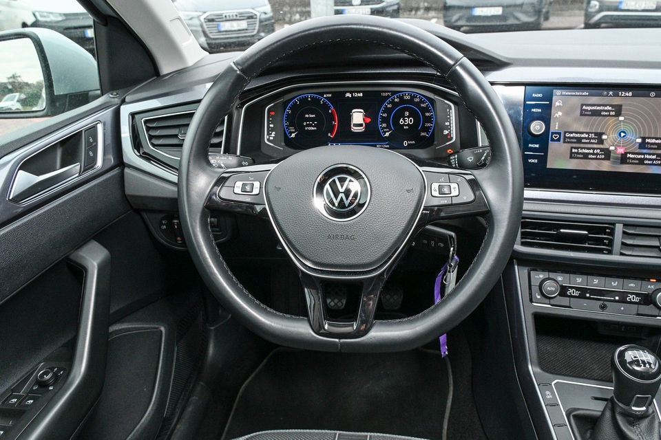 Volkswagen Polo Highline 1.0 TSI Navi PDC DAB in Duisburg