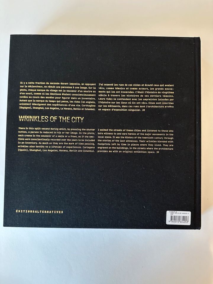 Wrinkles of the City - A project by JR / Streetart Buch in Mönkeberg