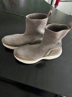 ZARA Sneakers  Stiefel große 38 Damenstiefel Düsseldorf - Pempelfort Vorschau