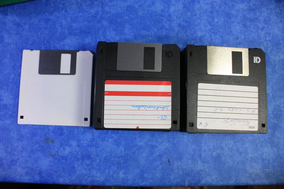 77 Floppy Disks, Disketten Lesegereät USB, Maxell, Sony, BASF in Steinheim