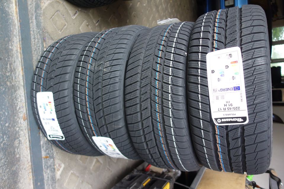 4 Winterreifen 225/45R17 91H BARUM polaris 5 NEUREIFEN in Hartenstein