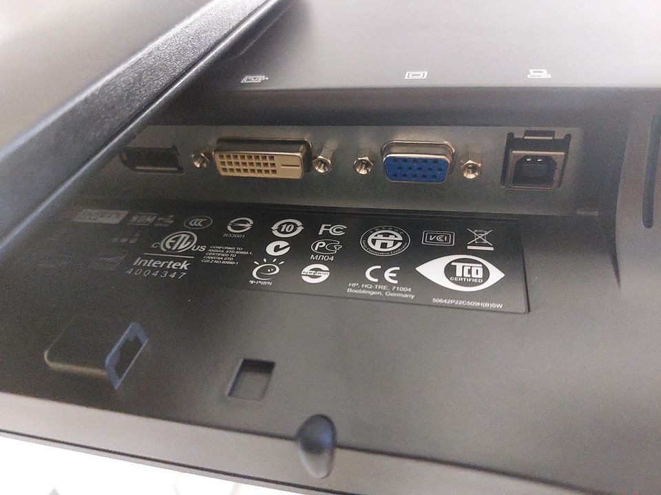 HP LA2206xc 21,5 Zoll Monitor TN FHD 1920x1080, Webcam in Neuhausen