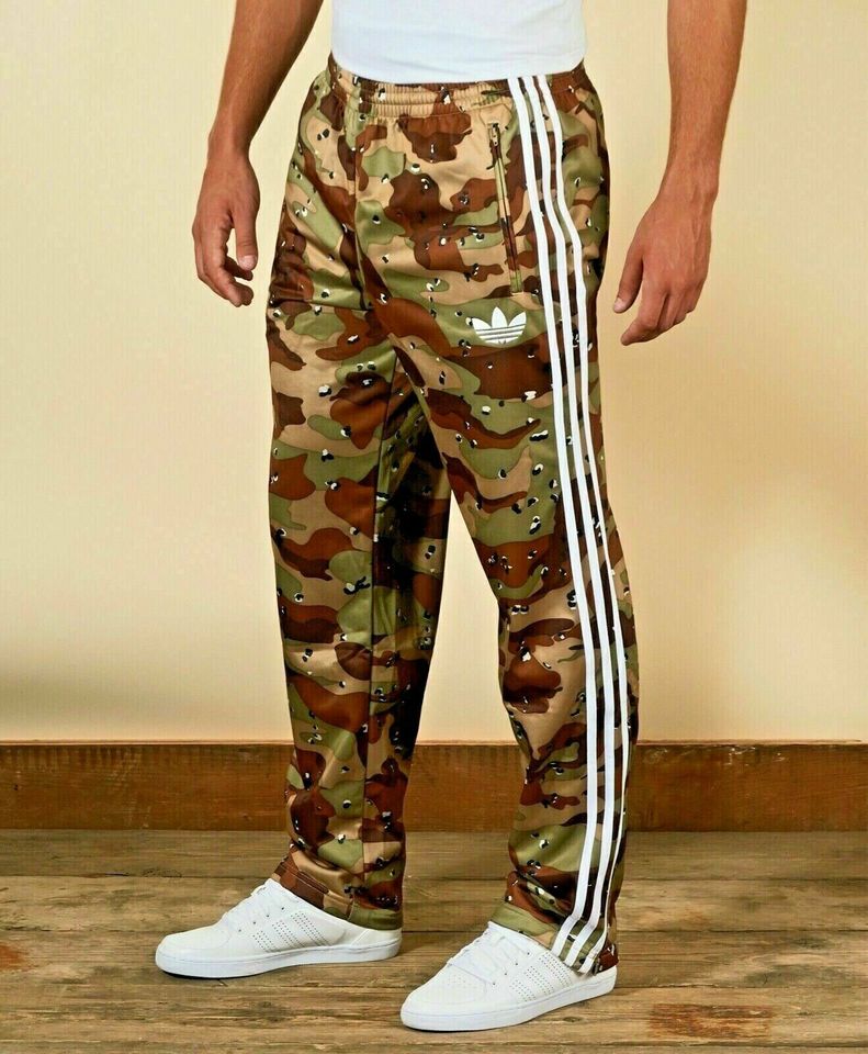 Adidas Originals Firebird Hose Camouflage Camo chocolate Chip in Hamburg