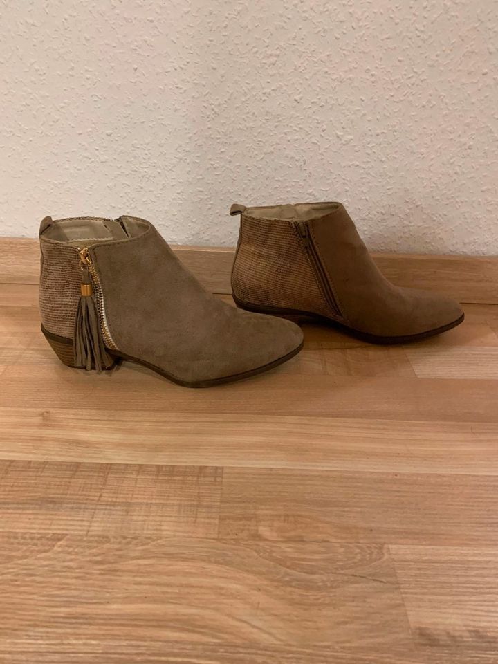 Sehr schöne Stiefeletten, wie neu in Wendlingen am Neckar