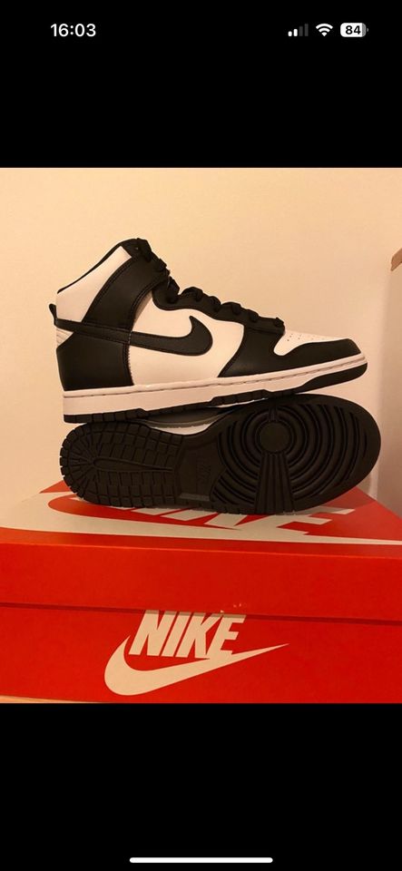 Nike Dunk high “Panda” in Mannheim