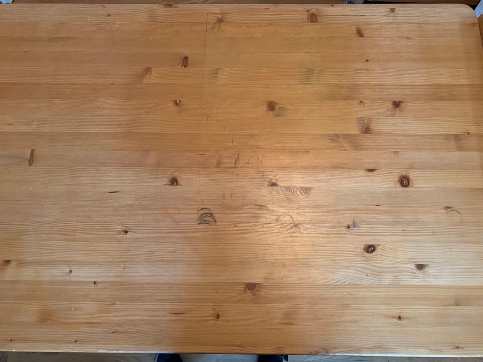 Bis Ende Mai: Schreibtisch Holz massiv, Platte 120x80cm in Staig