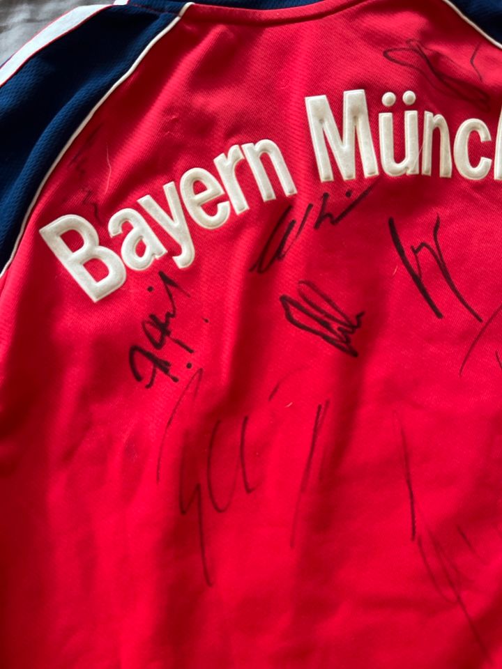 Bayern Trikot 99/00 mit Unterschriften in Meerbusch