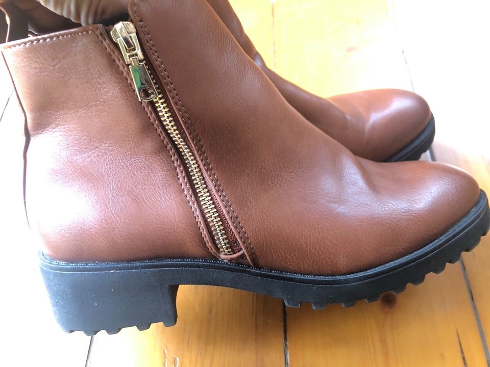 H&M Stiefel Ankle Boots Braun Kunstleder Gold Größe 42 in Dresden