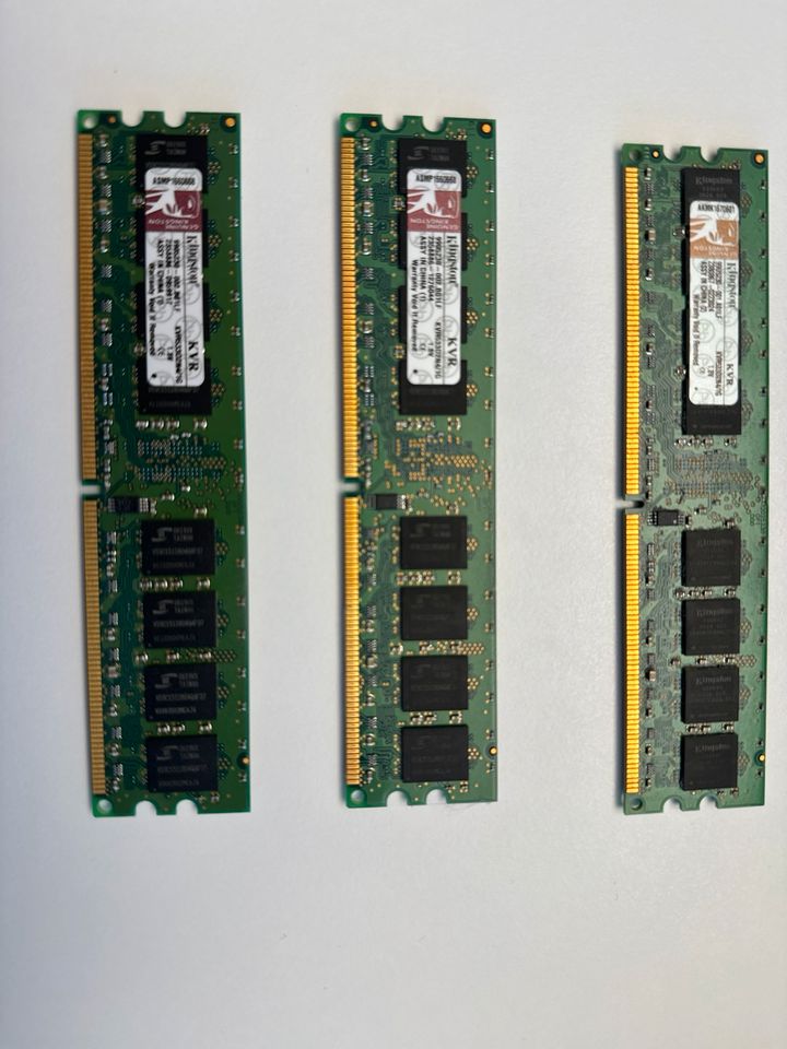 3 mal 1GB KINGSTON KVR533D2N4 // DDR2 in Rickenbach