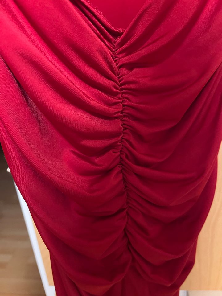 Damen Midikleid, Asos, rot, Gr.38,NEU!! in Donzdorf