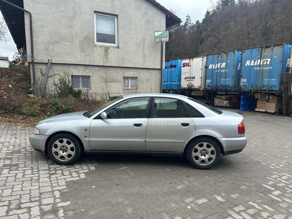 Audi A4 1.8 Limousine in Miltenberg