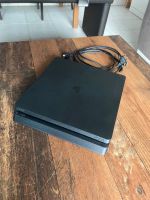 PS4 PlayStation 4 Sony plus Kabel und Controller Nordrhein-Westfalen - Moers Vorschau