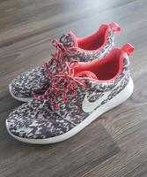 Nike Roshe Run Größe 39 Hessen - Marburg Vorschau
