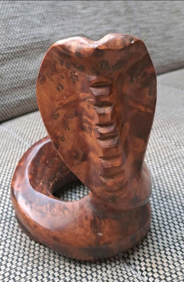 Kobra aus Holz / Holzschnitzerei aus Bali in Hamburg
