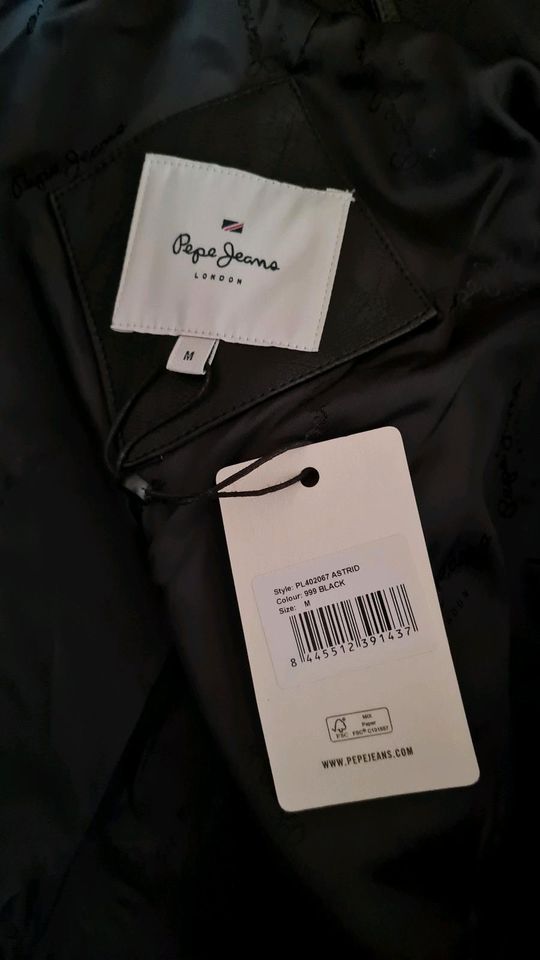 Pepe Bikerjacke 45€+Esprit Hose 19€+Bluse 18€/79€ in Volkmarsen