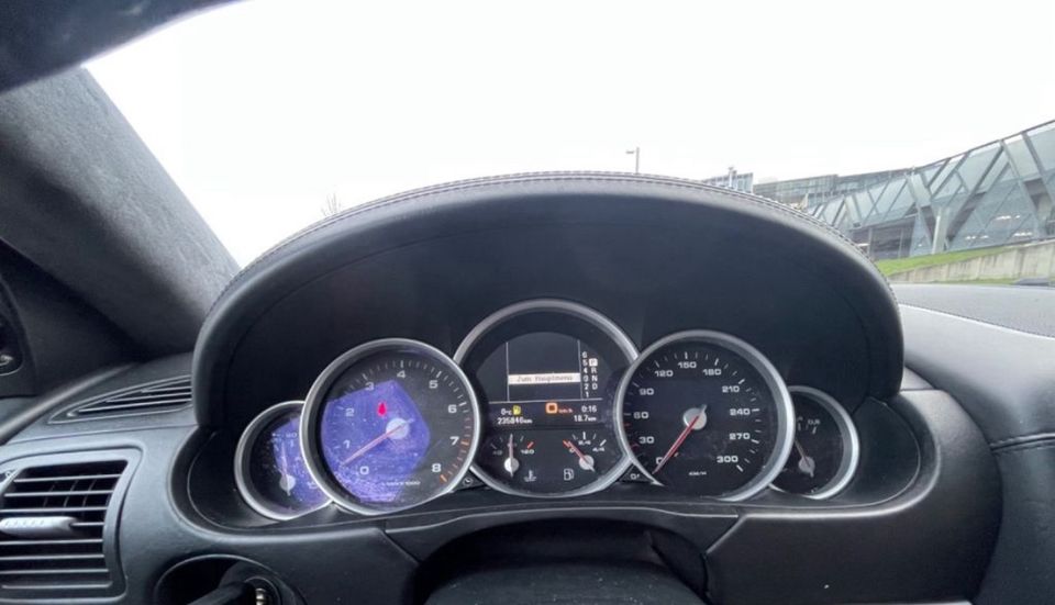 Cayenne Turbo lpg Prins tüv 10.2025 in Essen