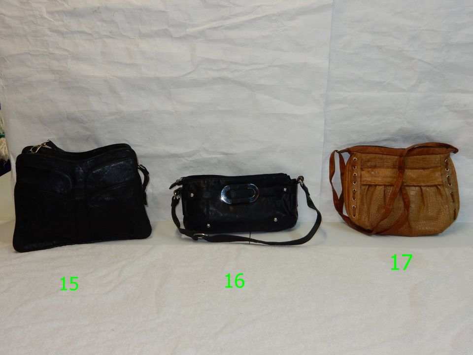 Handtaschen / Taschen / Leder Taschen/ Geldbeutel usw. Ab. 6€ VB in Schiffweiler