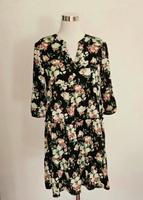 Blusenkleid V-Ausschnitt Volant 7/8-Arm ausgestellte Ärmel Blumen Nordrhein-Westfalen - Goch Vorschau