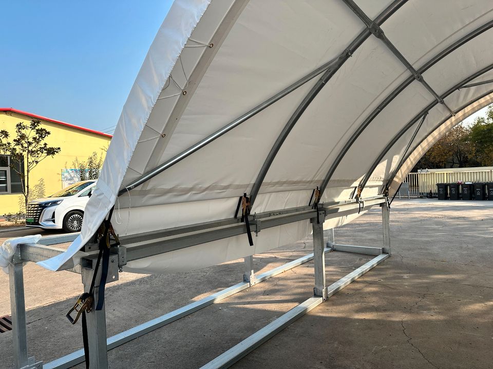 Containertop / Containerüberdachung - Clever Überdachungslösungen für Ihr Containerlager - Leichtbauüberdachung Fahrsiloüberdachung Garage Carport Lagerzelt Hohe Traglast Winterfest Schneelast Statik in Eschwege