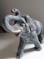 Elefant Porzellanfigur handgemalt Figur Porzellan Tier Afrika Hessen - Kassel Vorschau