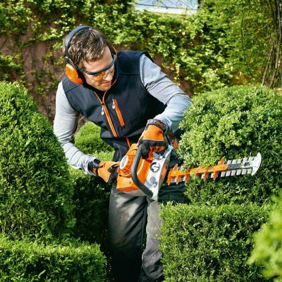 Stihl Benzin Heckenschere HS 56 C-E in Hildesheim