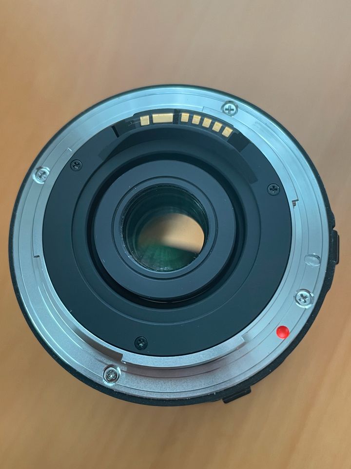 Canon EOS 1000D Spiegelreflex-Kamera mit Sigma Zoom Objektiv in Heiningen
