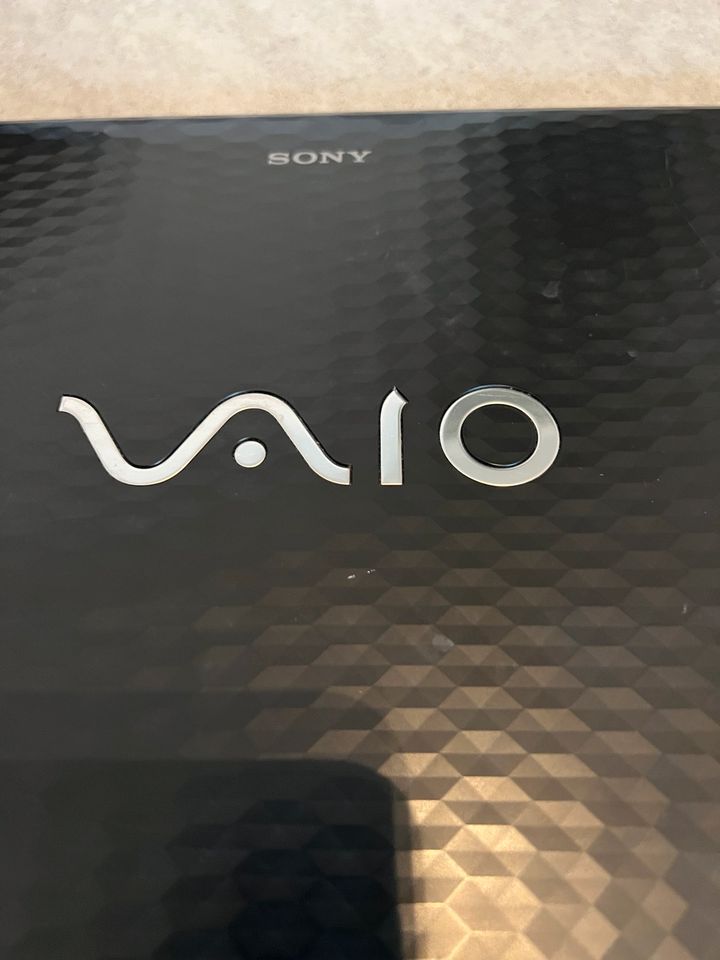 Sony VAIO Notebook 15.5 Zoll Intel 2,2 GHZ, 8 GB, 500 GB SSD OVP in Maintal