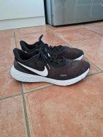 Nike Sportschuhe Gr. 44 schwarz Niedersachsen - Kirchgellersen Vorschau