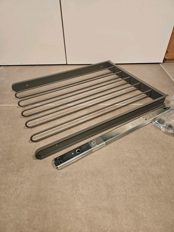 ausziehbare Hosenaufhängung 50cm x 58cm IKEA Komplement Pax in Nörvenich