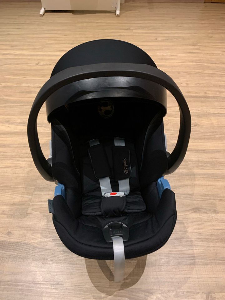 Babyschale Cybex Aton m mit autostation und isofix in Bexbach